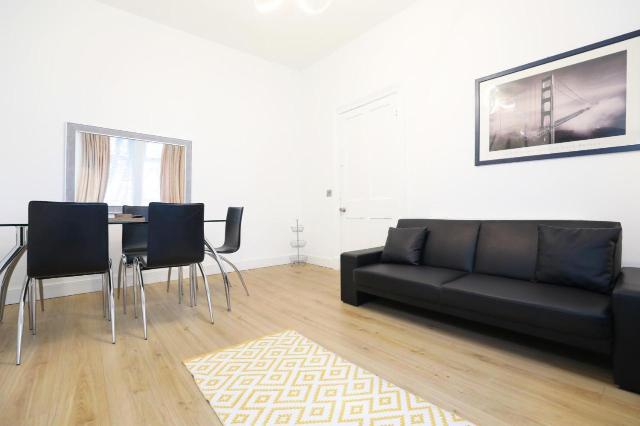 Stunning Modern 3 Bedroom Apartment Единбург Екстериор снимка