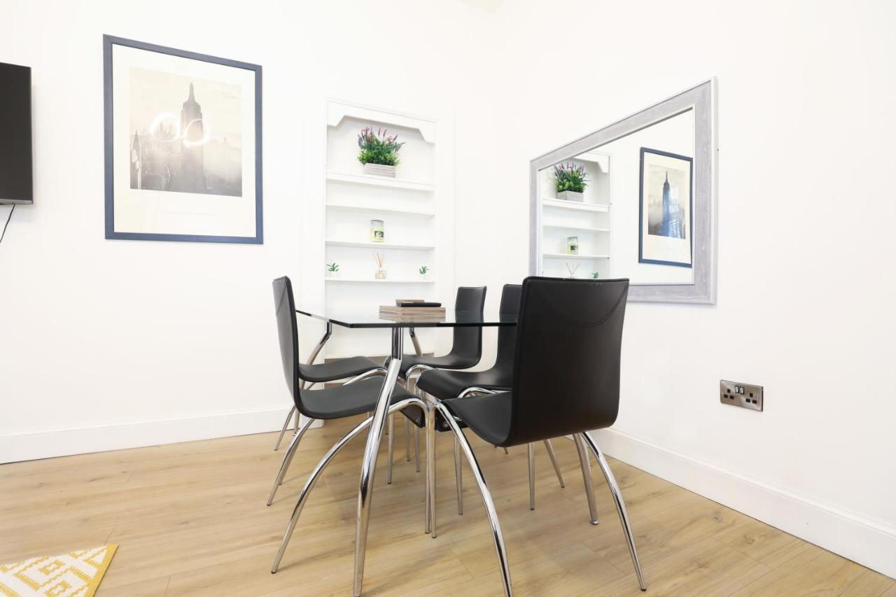 Stunning Modern 3 Bedroom Apartment Единбург Екстериор снимка