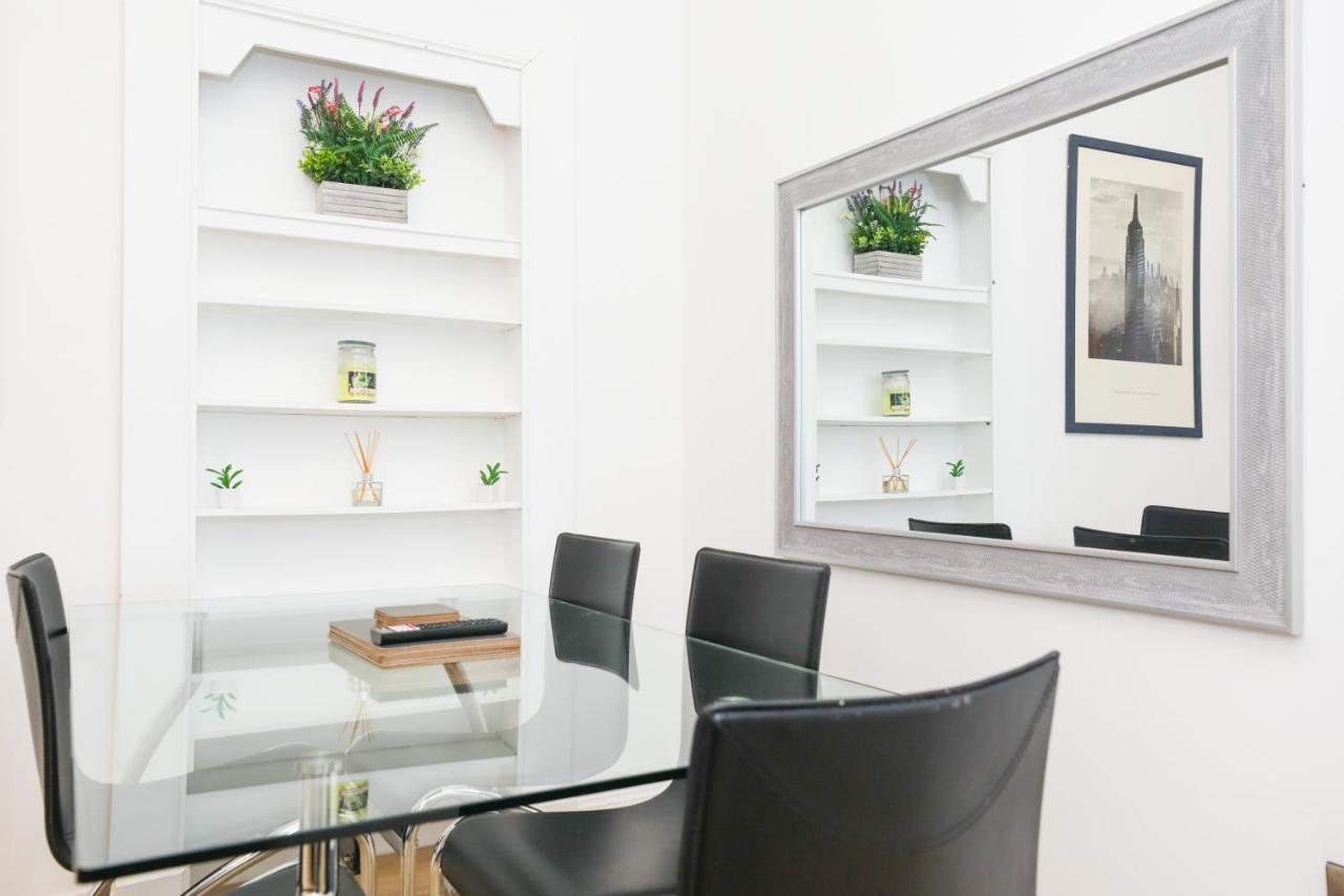 Stunning Modern 3 Bedroom Apartment Единбург Екстериор снимка