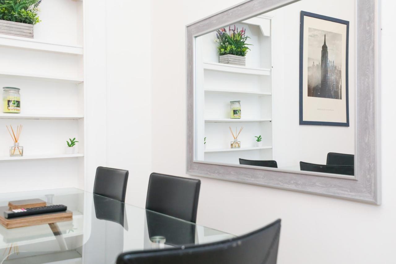 Stunning Modern 3 Bedroom Apartment Единбург Екстериор снимка