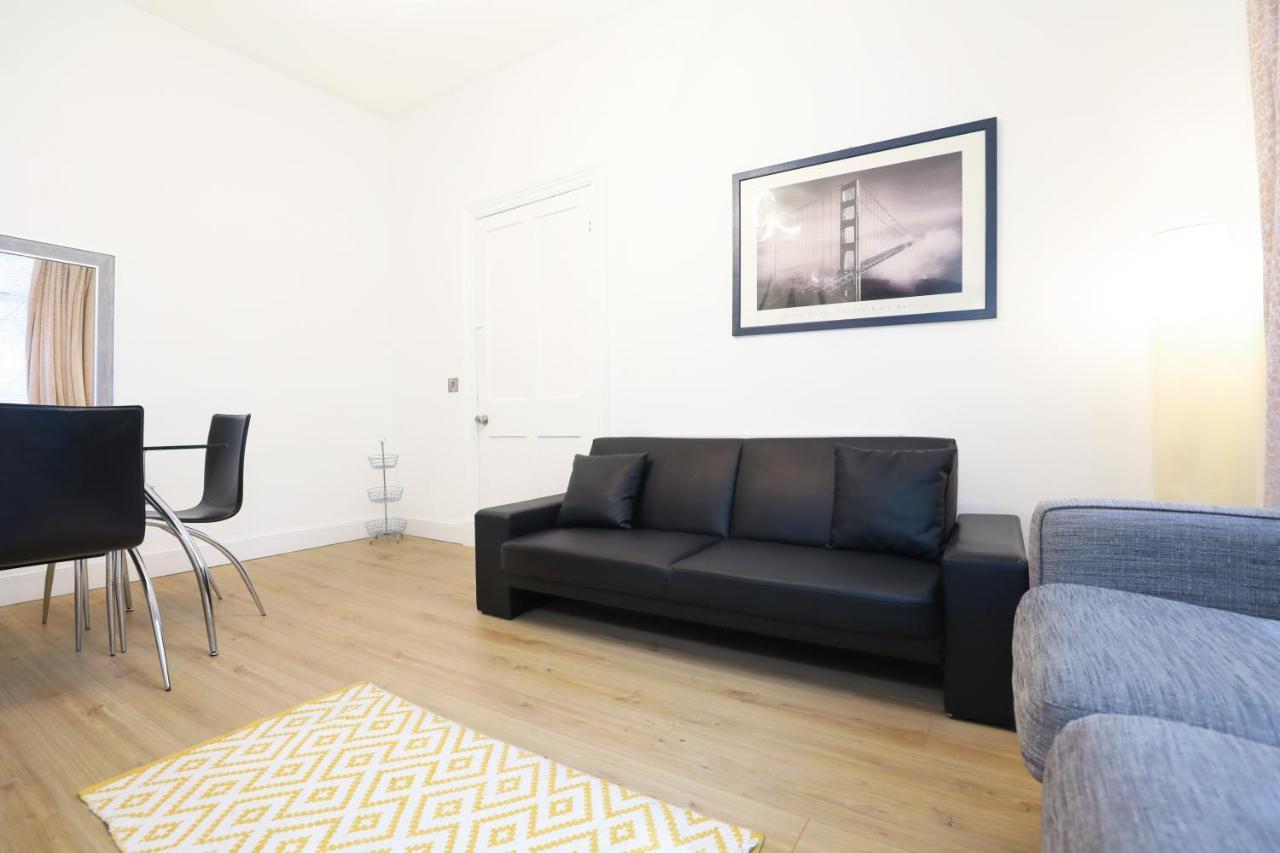 Stunning Modern 3 Bedroom Apartment Единбург Екстериор снимка